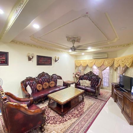 Nenda Homestay Kampong Baharu Cheras Batu Sa-Belas Exterior photo